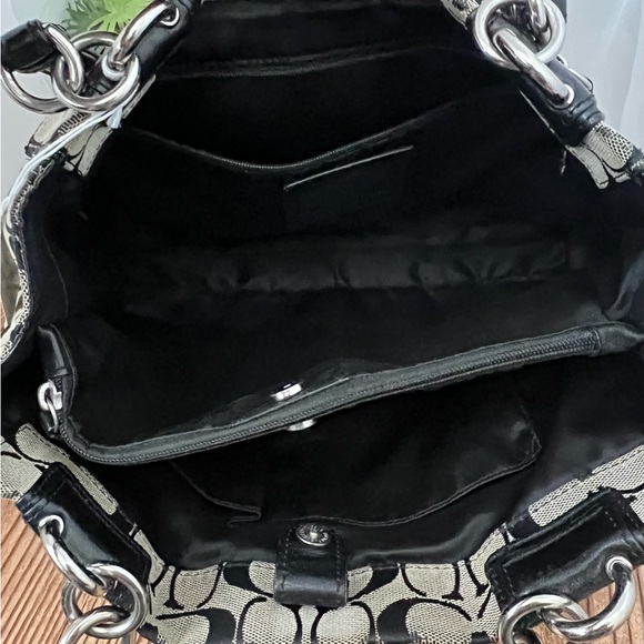 GUC Coach Signature Canvas Shoulder Satchel - Picture 6 of 7